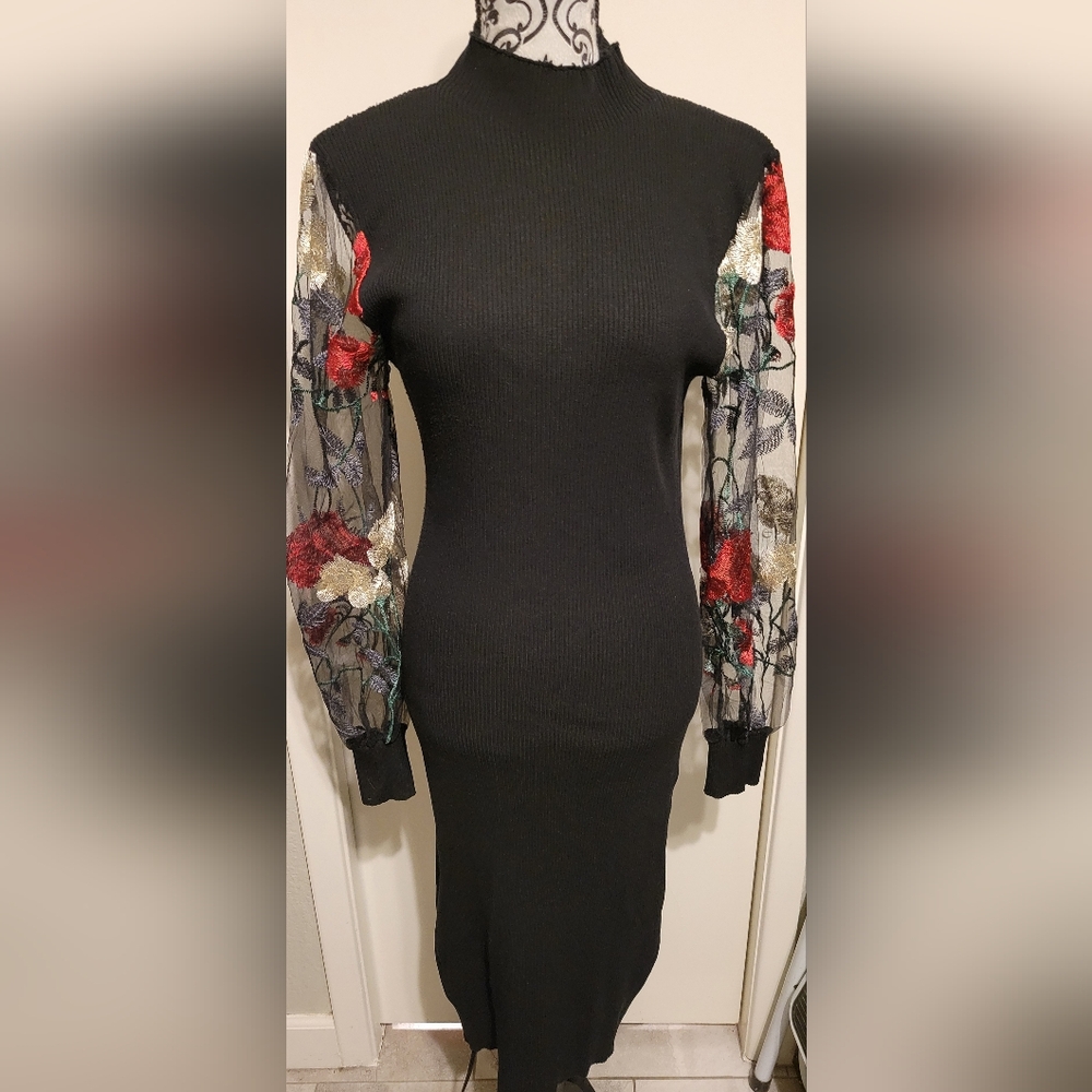 Almost Famous‎ Black Ribbed Sweater Dress With Floral Embroidered Sleeves 1X